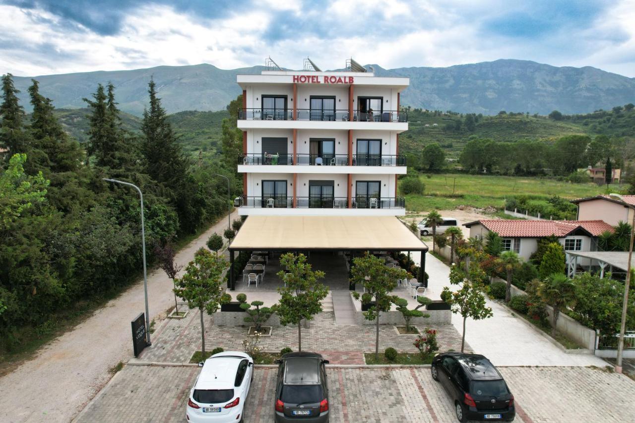 Hotel Roalb Radhimë 외부 사진