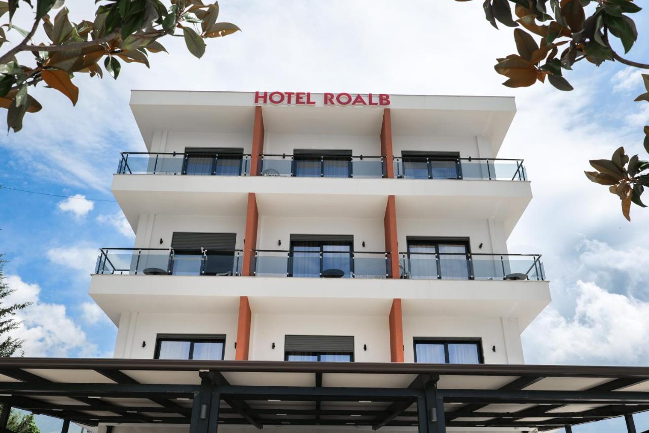 Hotel Roalb Radhimë 외부 사진