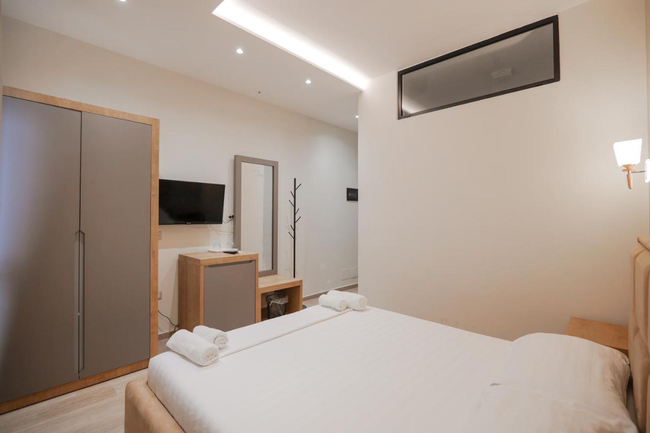 Hotel Roalb Radhimë 외부 사진