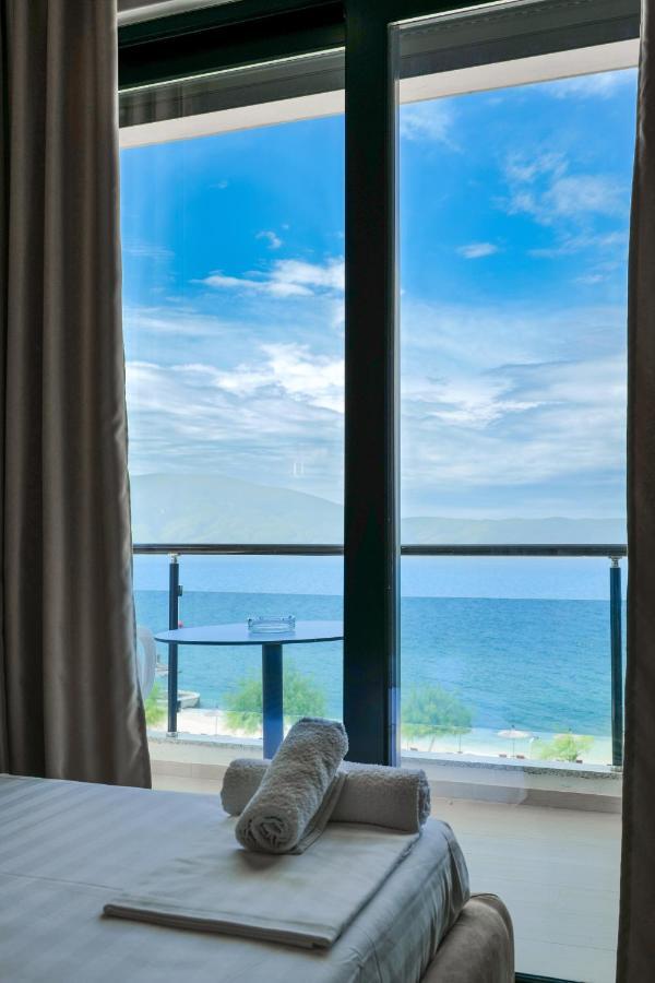 Hotel Roalb Radhimë 외부 사진
