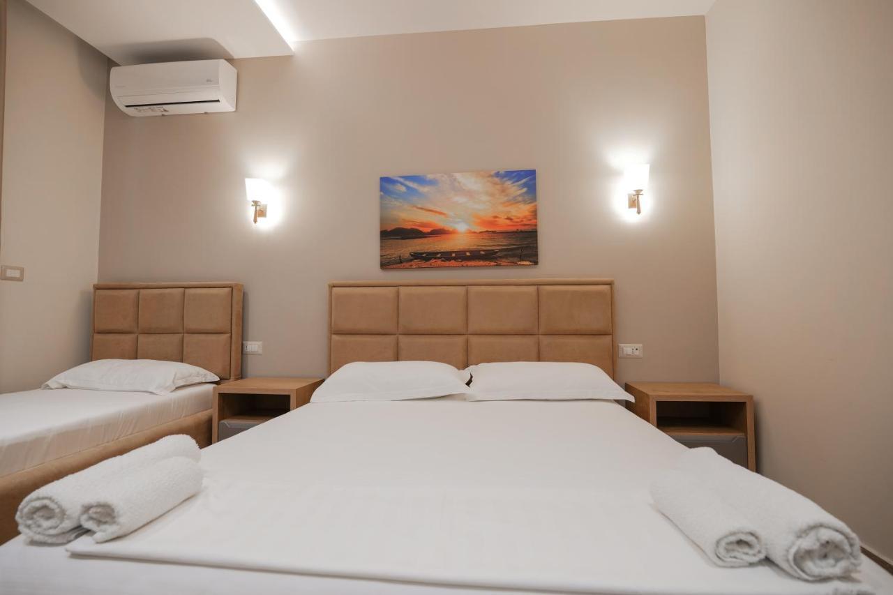Hotel Roalb Radhimë 외부 사진