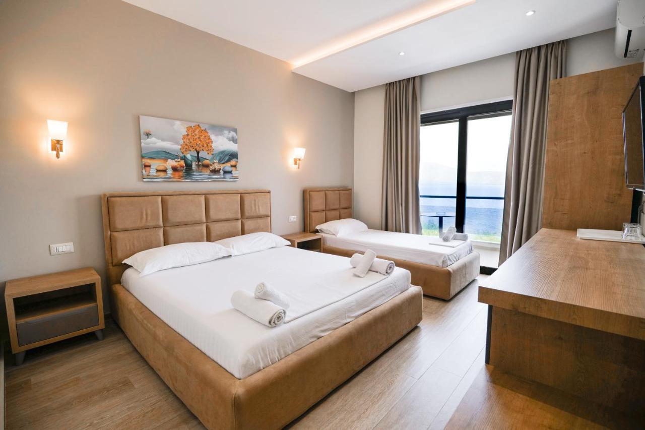 Hotel Roalb Radhimë 외부 사진