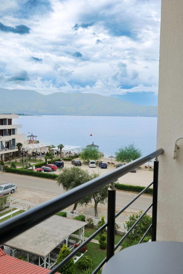 Hotel Roalb Radhimë 외부 사진