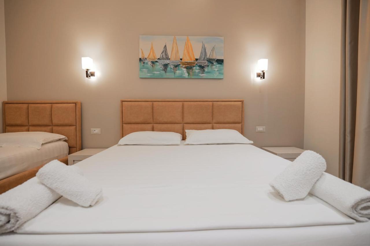 Hotel Roalb Radhimë 외부 사진