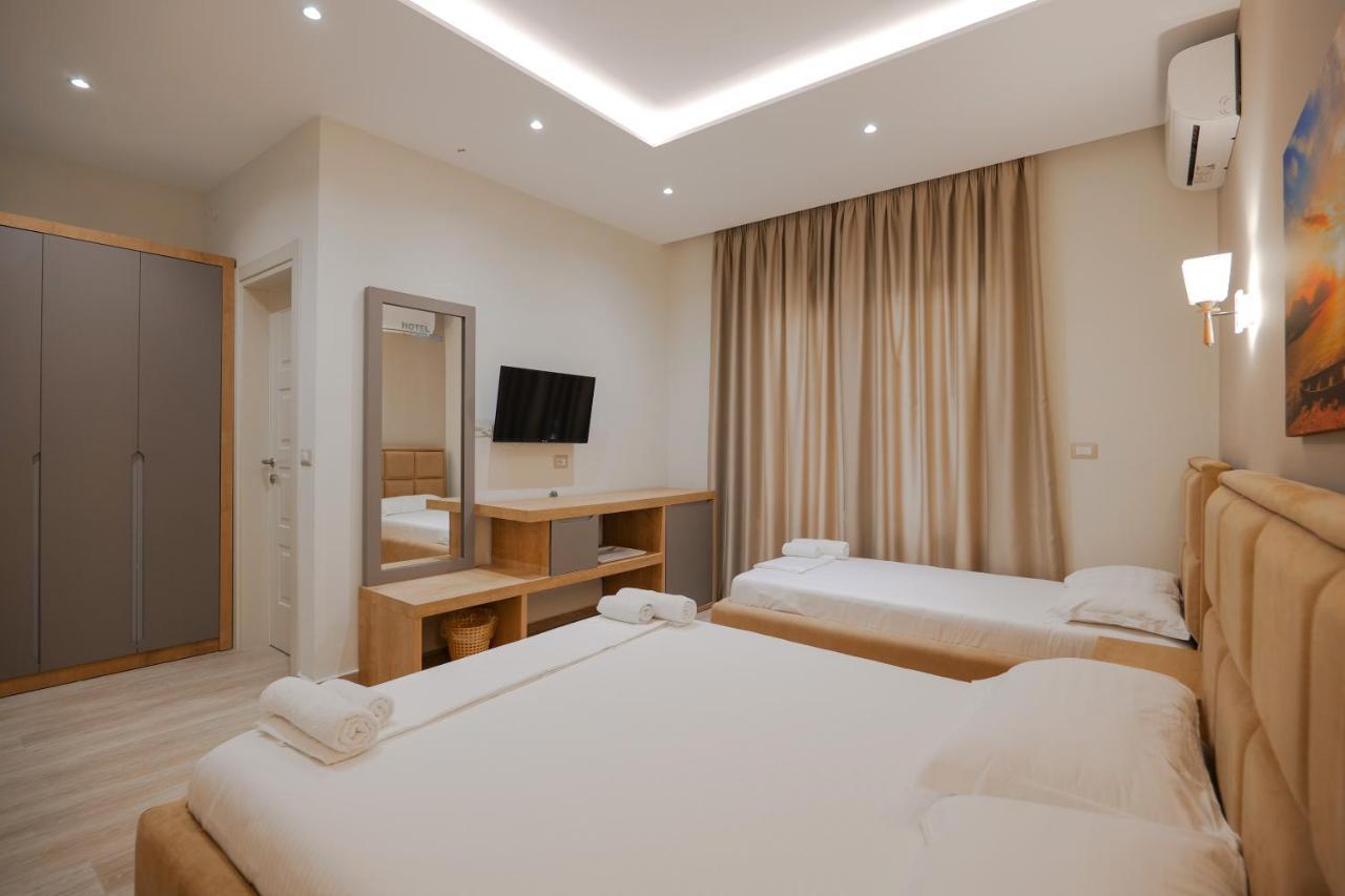 Hotel Roalb Radhimë 외부 사진