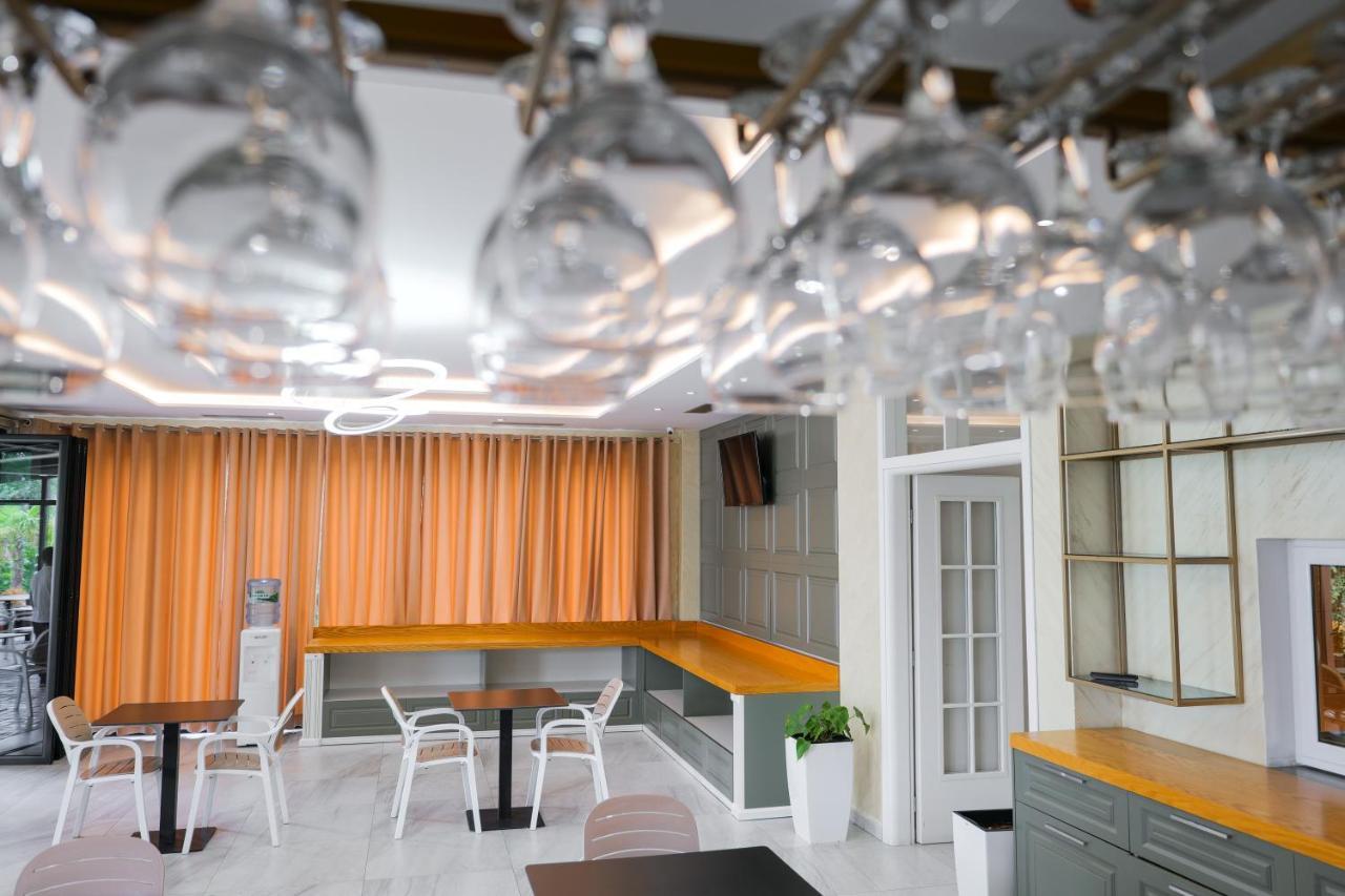 Hotel Roalb Radhimë 외부 사진