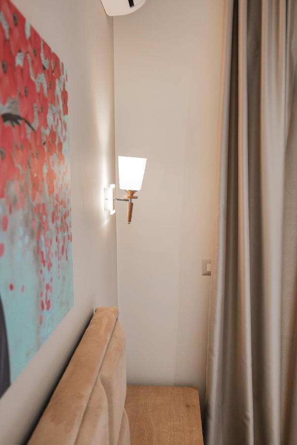Hotel Roalb Radhimë 외부 사진