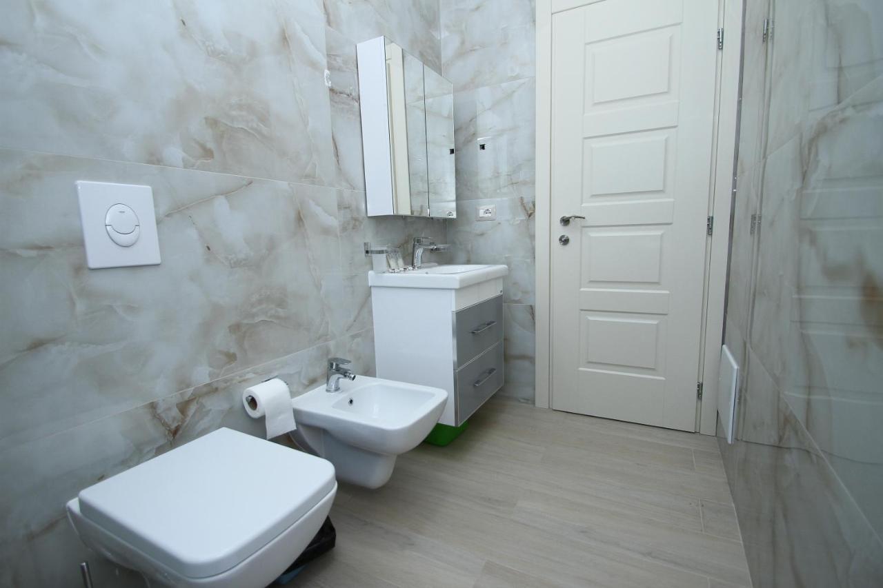 Hotel Roalb Radhimë 외부 사진